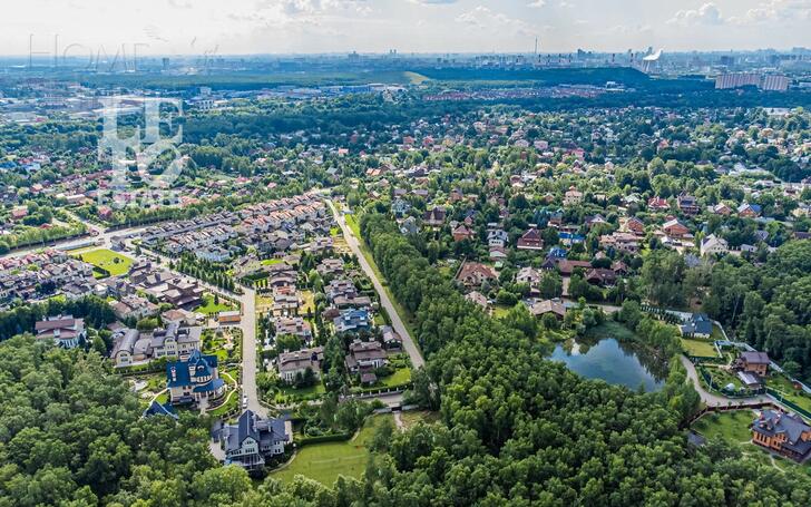 2-этажный таунхаус 330 м² без отделки