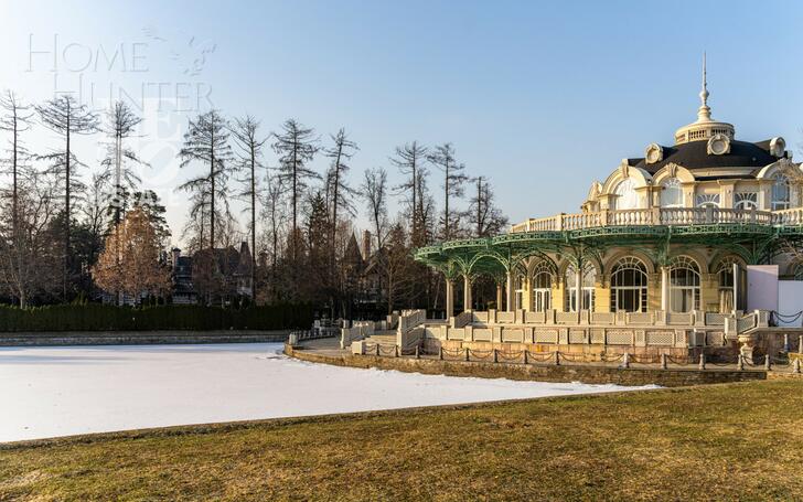4-этажный таунхаус 395 м² без отделки