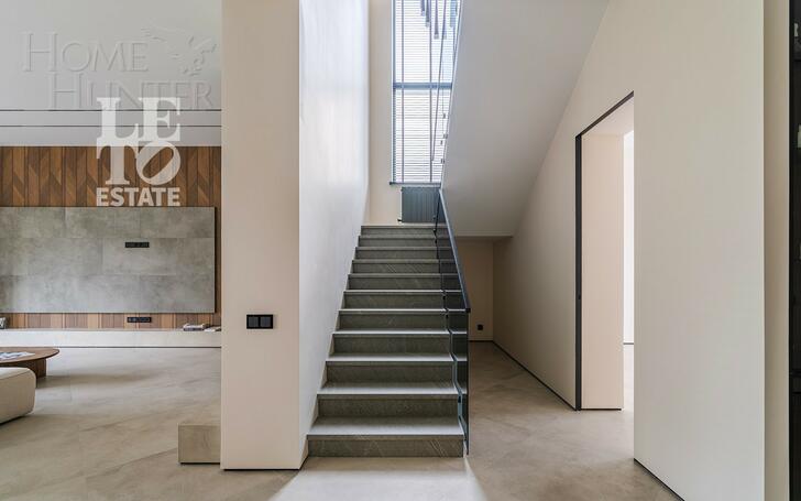 2-этажный коттедж 300 м² с отделкой