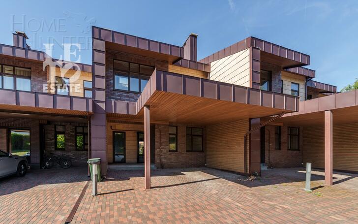 2-этажный таунхаус 270 м² без отделки