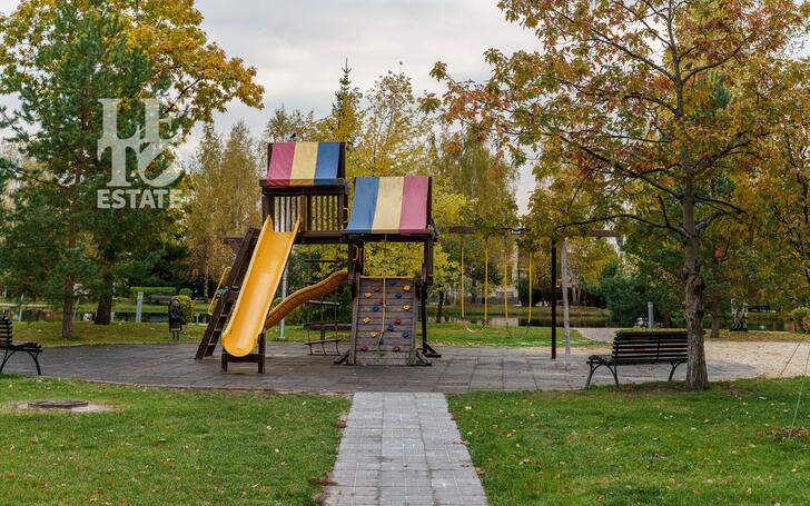 2-этажный коттедж 242.4 м² с отделкой