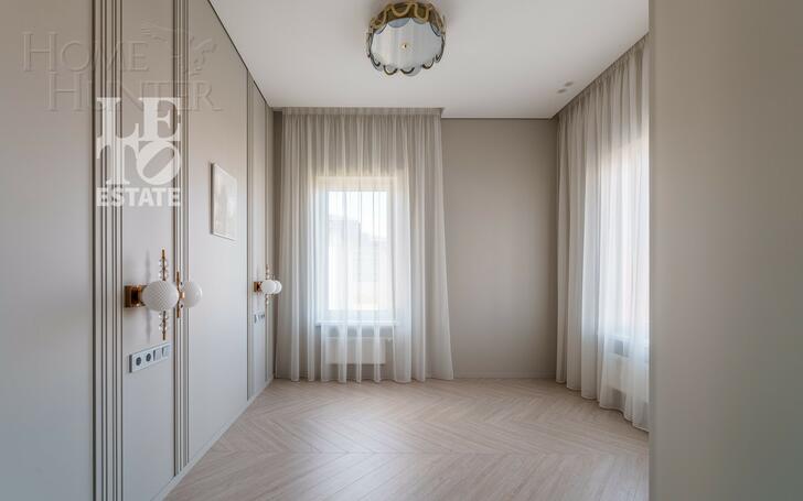 2-этажный коттедж 242.4 м² с отделкой