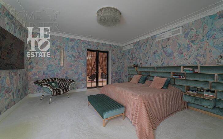 3-этажный коттедж 1 200 м² с отделкой
