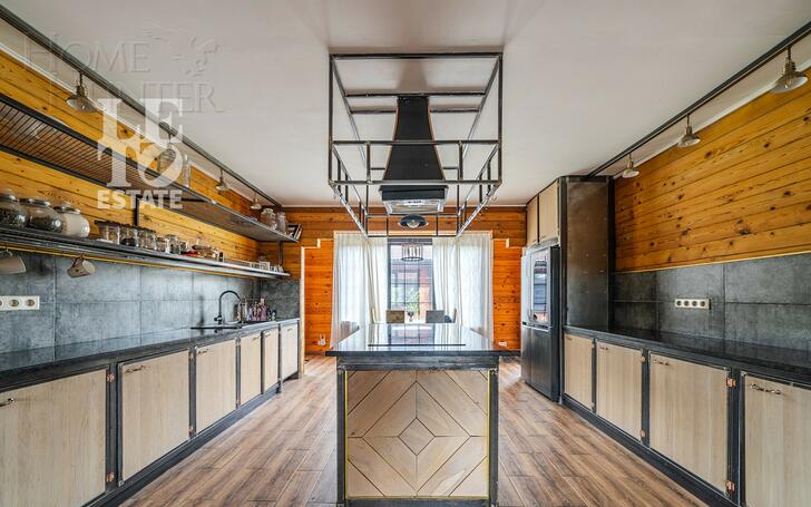 2-этажный коттедж 340 м² с отделкой