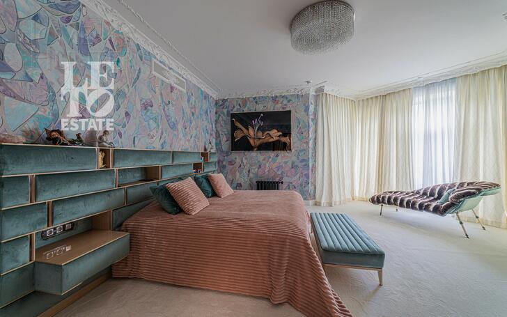 3-этажный коттедж 1 200 м² с отделкой
