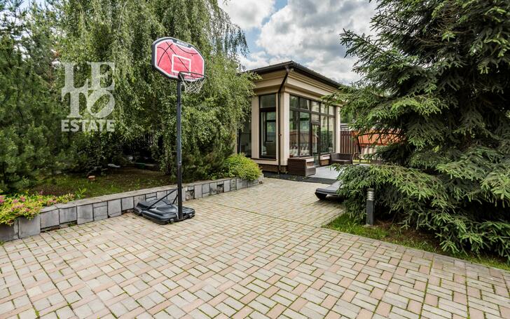 2-этажный коттедж 550 м² с отделкой