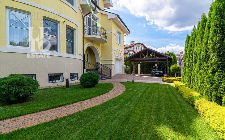 2-этажный коттедж 700 м² с отделкой