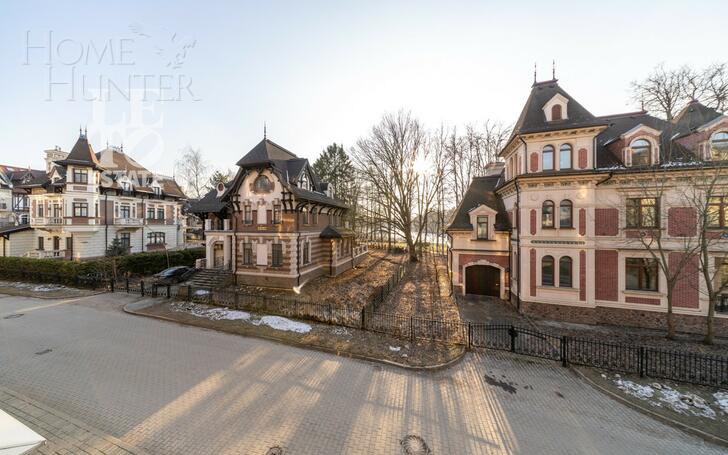 4-этажный таунхаус 395 м² без отделки