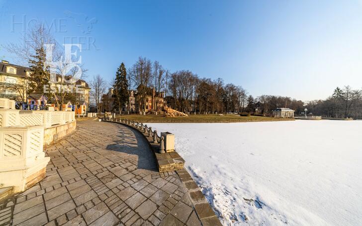 4-этажный таунхаус 395 м² без отделки