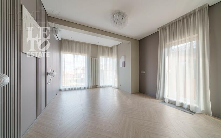 2-этажный коттедж 242.4 м² с отделкой