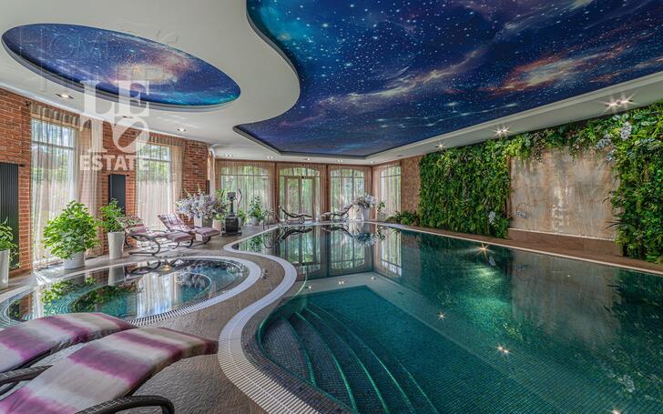3-этажный коттедж 1 200 м² с отделкой