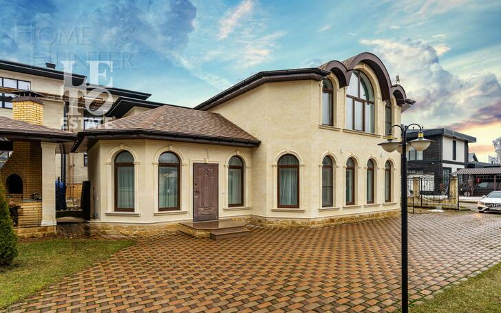 2-этажный коттедж 400 м² с отделкой