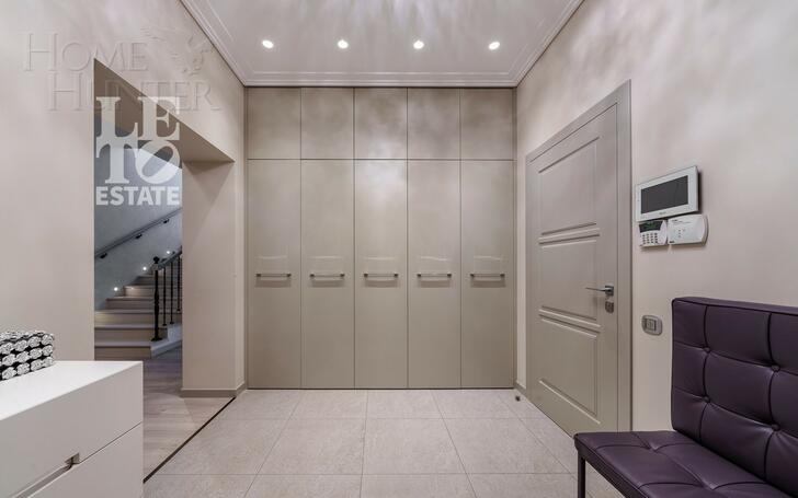 2-этажный коттедж 320 м² с отделкой