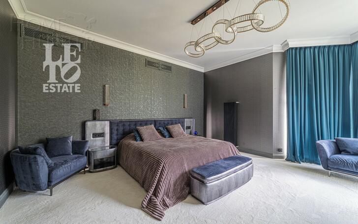 3-этажный коттедж 1 200 м² с отделкой