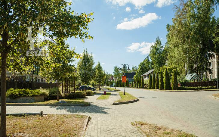 3-этажный коттедж 1 200 м² с отделкой