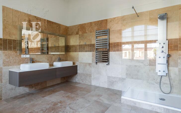 3-этажный коттедж 660 м² с отделкой
