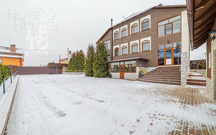 3-этажный коттедж 673.2 м² с отделкой