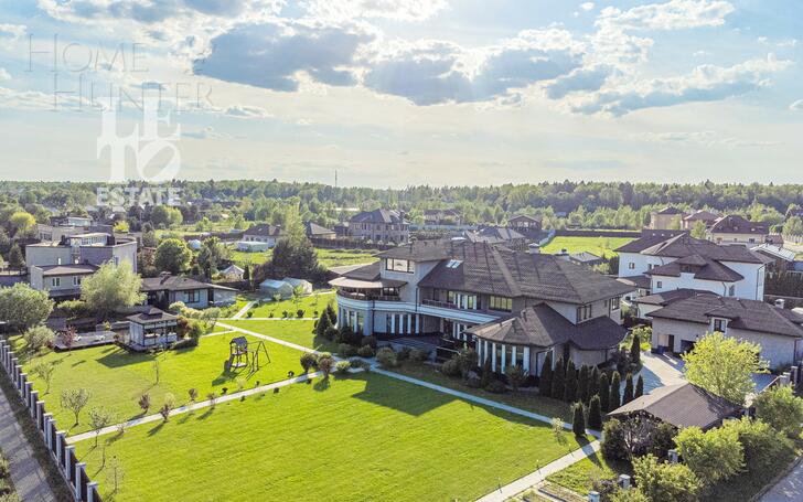 2-этажный коттедж 1 150 м² с отделкой