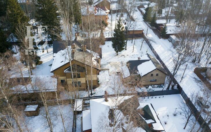 3-этажный коттедж 950 м² без отделки