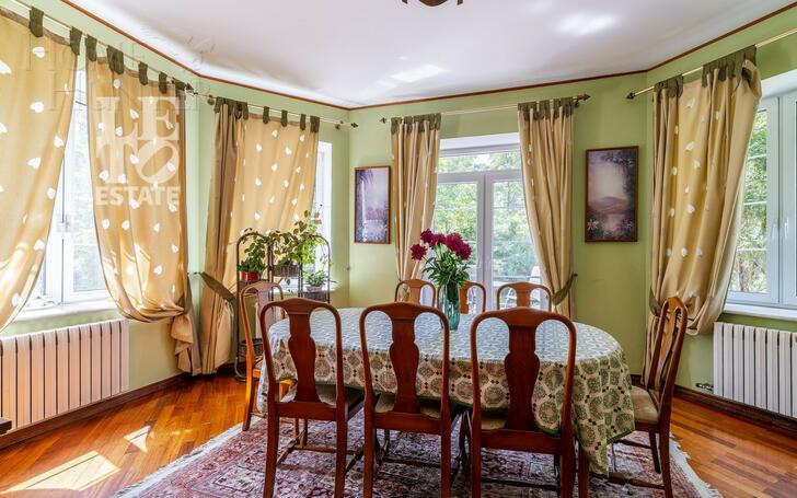 2-этажный коттедж 675.8 м² с отделкой