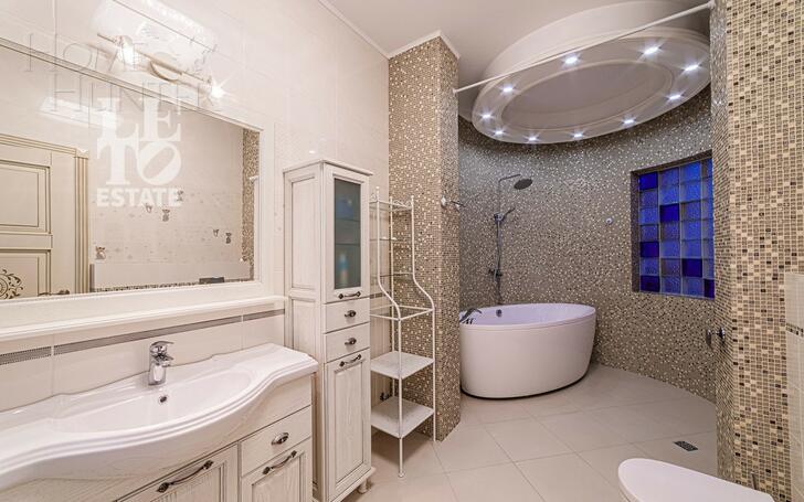2-этажный коттедж 1 150 м² с отделкой