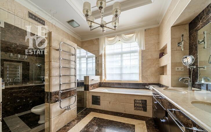 2-этажный коттедж 1 500 м² с отделкой