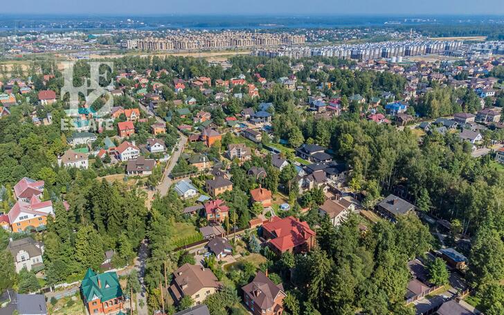 2-этажный коттедж 699.6 м² с отделкой