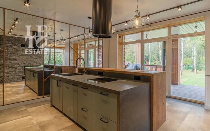 2-этажный коттедж 650 м² с отделкой