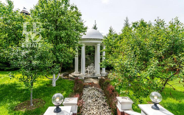 2-этажный коттедж 1 500 м² с отделкой