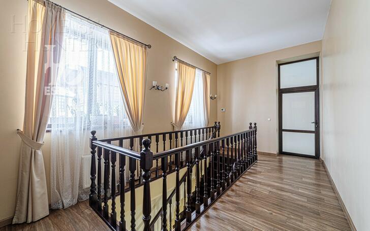 2-этажный коттедж 800 м² с отделкой