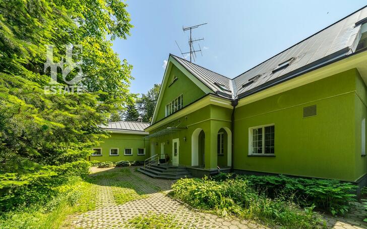 2-этажный коттедж 675.8 м² с отделкой