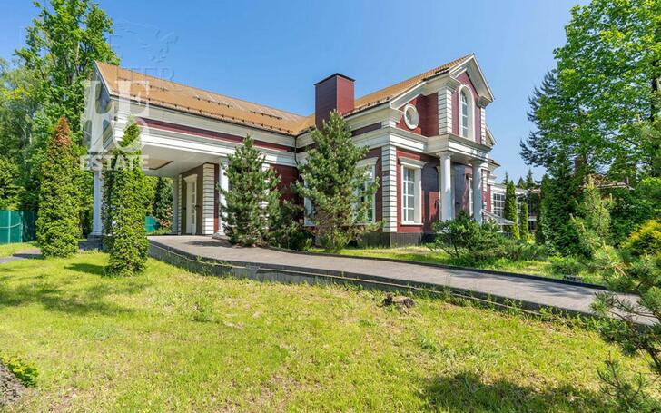 2-этажный коттедж 3 817 м² с отделкой
