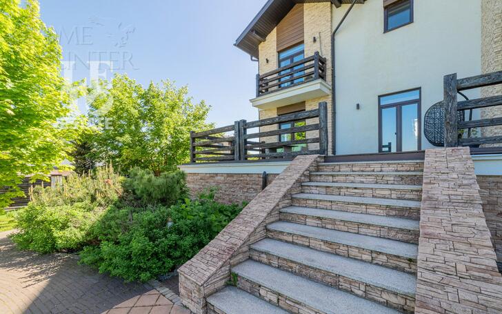2-этажный коттедж 702.5 м² с отделкой