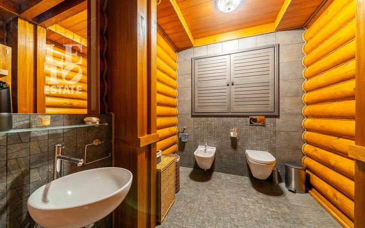 2-этажный коттедж 1 500 м² с отделкой