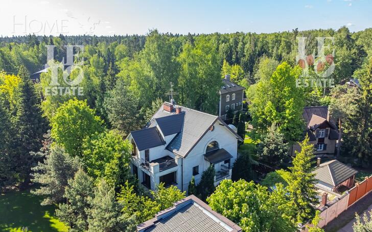 3-этажный коттедж 520 м² с отделкой