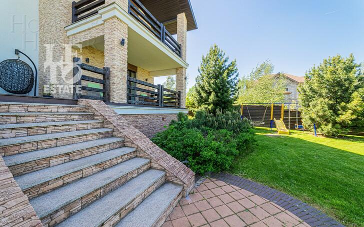 2-этажный коттедж 702.5 м² с отделкой