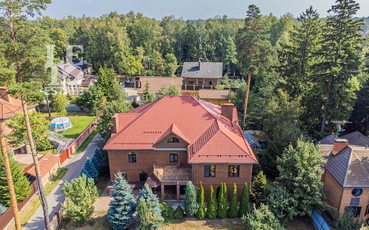 2-этажный коттедж 699.6 м² с отделкой