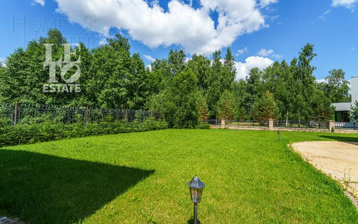 2-этажный коттедж 1 000 м² с отделкой