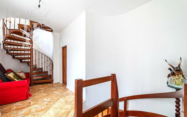 3-этажный коттедж 157.9 м² с отделкой