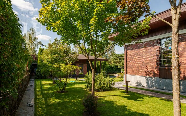2-этажный коттедж 745 м² с отделкой