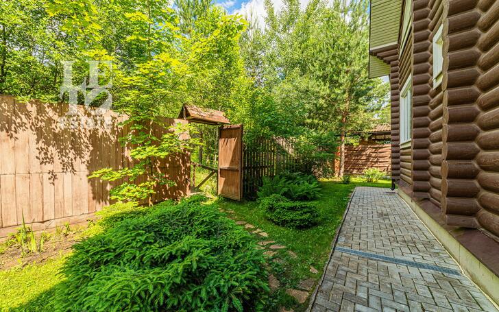 2-этажный коттедж 250.6 м² с отделкой