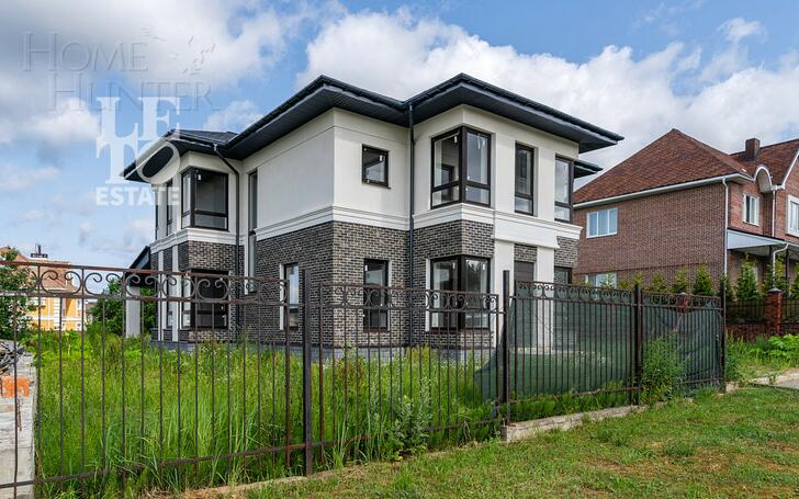 2-этажный коттедж 240 м² без отделки