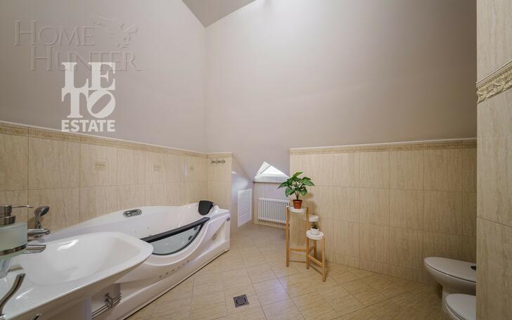 2-этажный коттедж 700 м² с отделкой