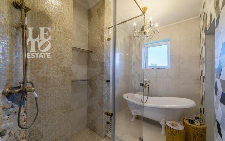 2-этажный коттедж 702.5 м² с отделкой