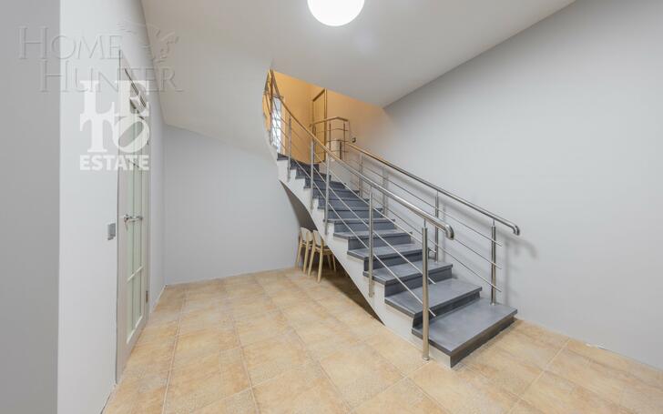 3-этажный таунхаус 250 м² с отделкой