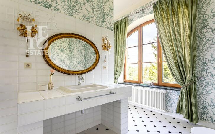 3-этажный коттедж 750 м² с отделкой