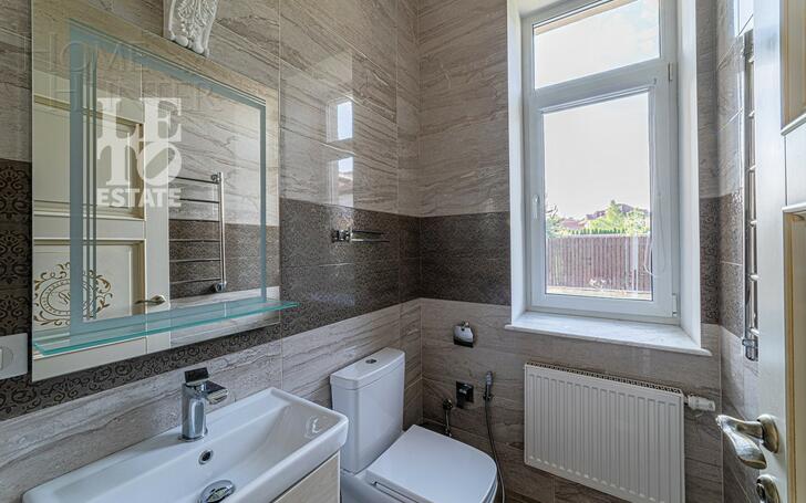 2-этажный коттедж 1 150 м² с отделкой