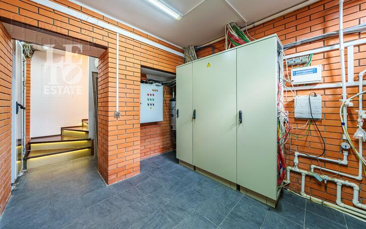 3-этажный коттедж 500 м² с отделкой