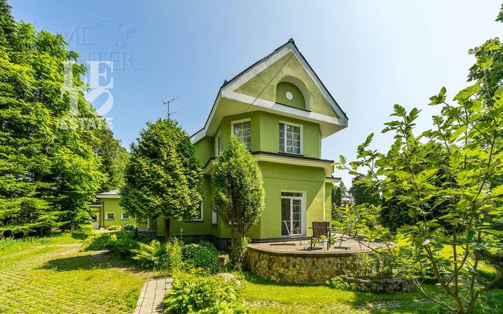 2-этажный коттедж 675.8 м² с отделкой