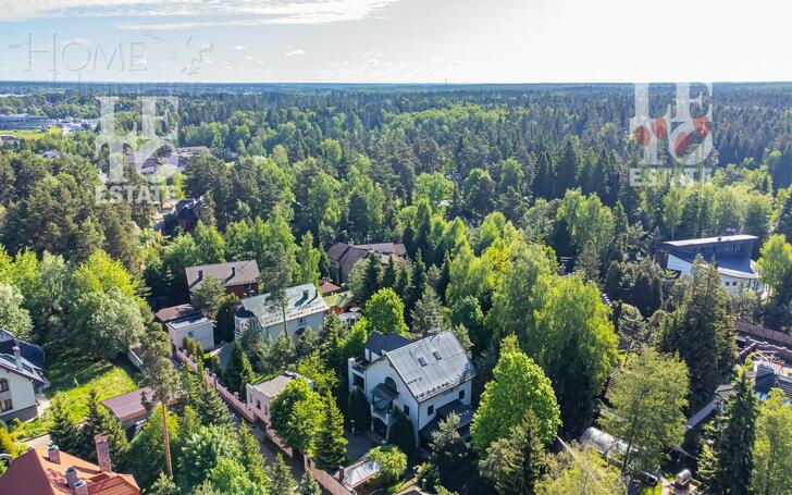 3-этажный коттедж 520 м² с отделкой
